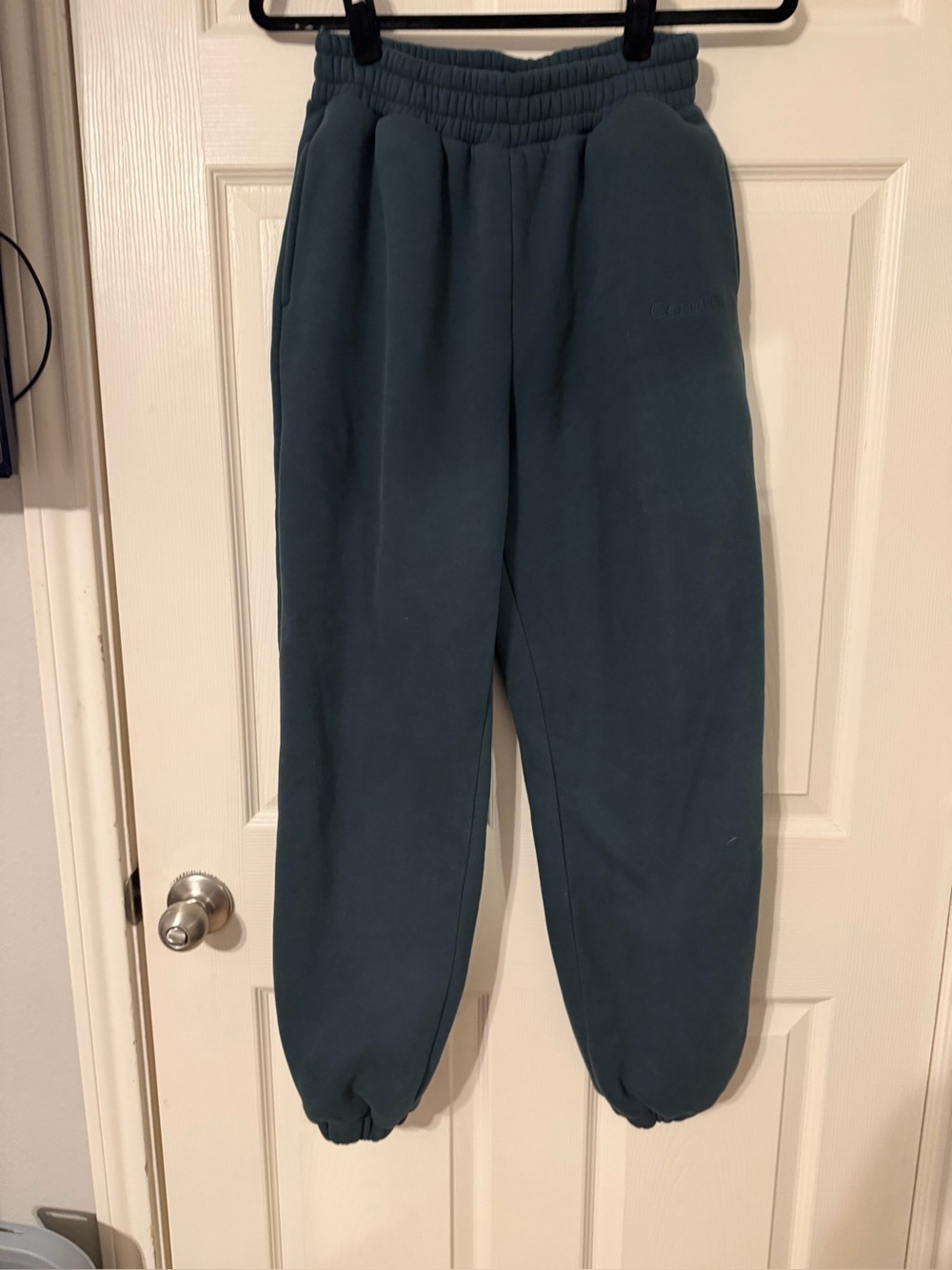 Woman’s Comfrt size small dark green jogger sweat pants